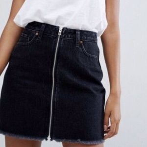 Abercrombie Fitch Black Denim Skirt Zoe Size 6 Exposed Zipper Raw Frayed Hem